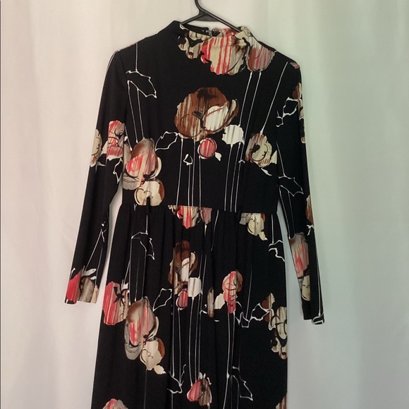 Vintage black and cream floral dress - Picture 2 of 9